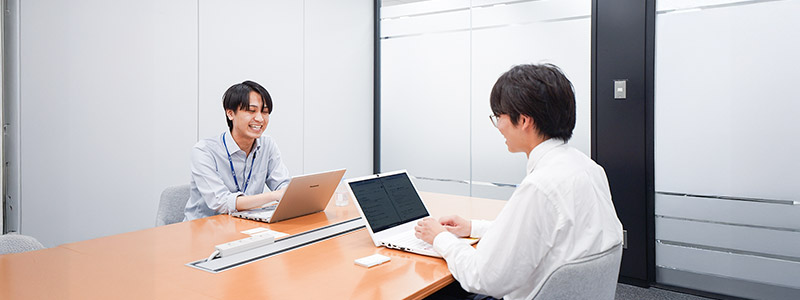 インタビューの写真